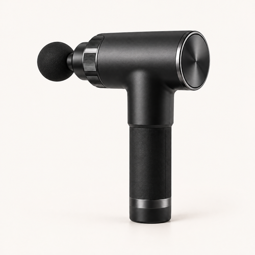 Pistolet de massage Shapebox Pro graphite à poignée texturée, vu de trois quarts sur fond crème