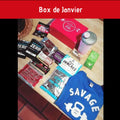 box de compléments alimentaires avec des barres protéinés et t-shirt 